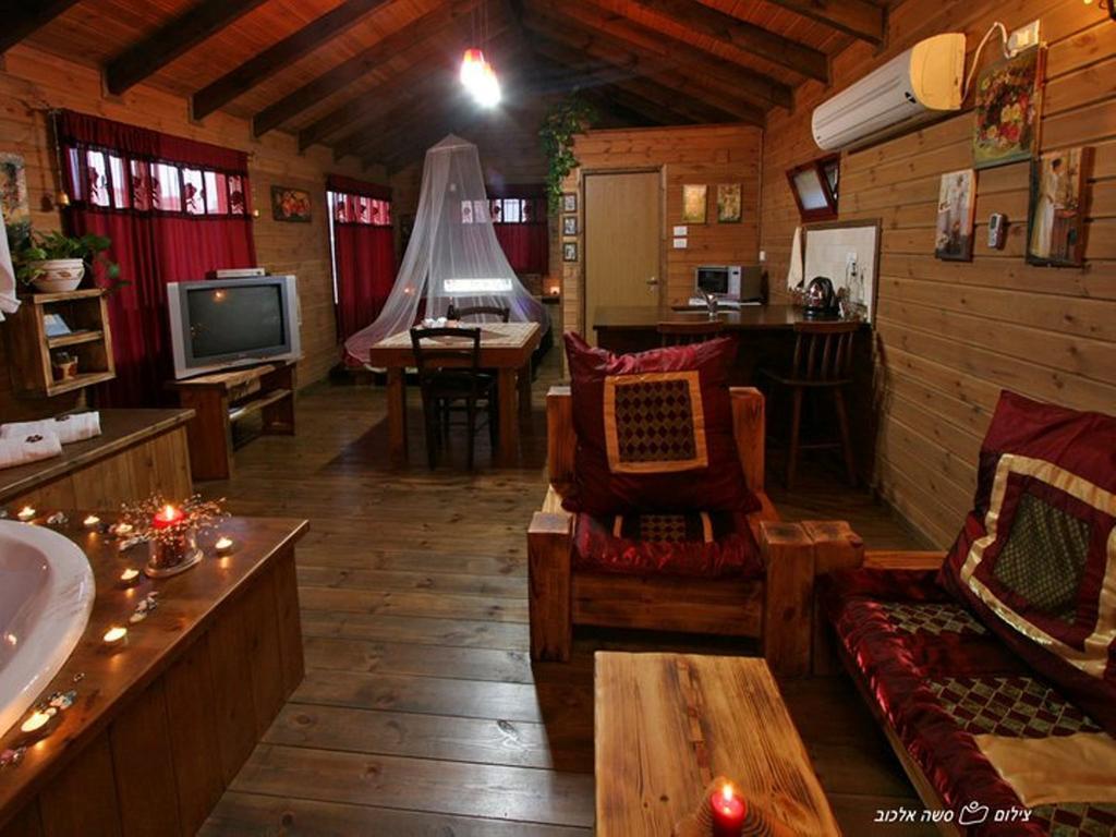 Ha'Bait Ba'Kfar Guesthouse Bruchim Qela' Alon Pokój zdjęcie